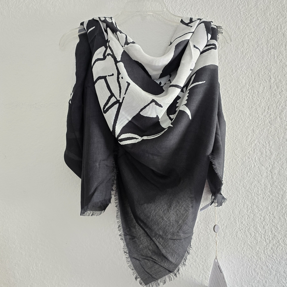 Givenchy Large Skull and Star Scarf Black - Picture 2 of 5